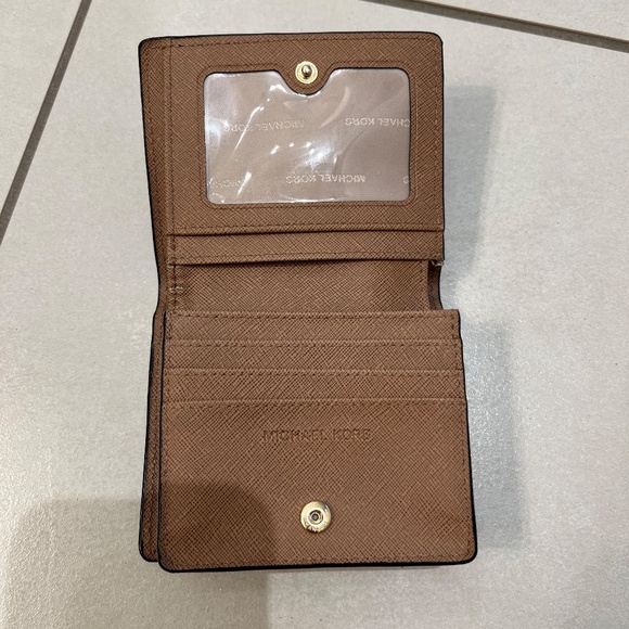 Michael Kors Wallet - Picture 2 of 3